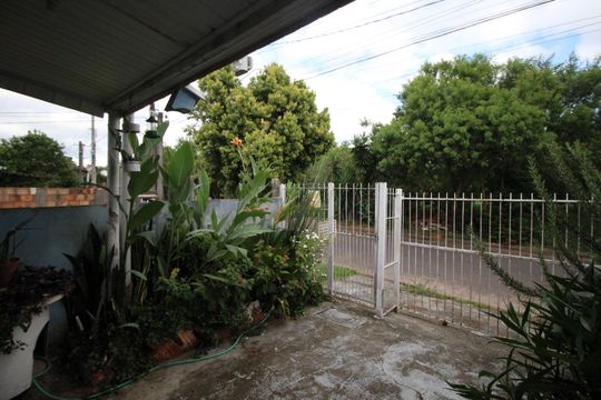 Garagem de casa à venda com 3 quartos, 120m² em Rubem Berta, Porto Alegre