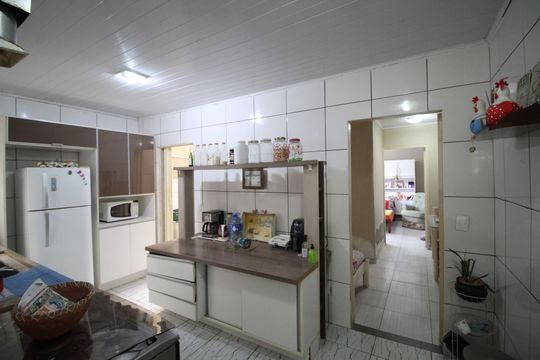 Cozinha de casa à venda com 3 quartos, 120m² em Rubem Berta, Porto Alegre