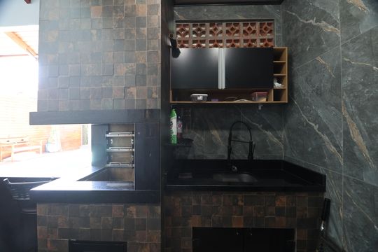 Espaço Gourmet de casa à venda com 3 quartos, 200m² em Harmonia, Canoas