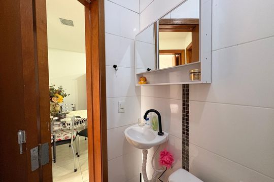 Banheiro de apartamento à venda com 2 quartos, 44m² em Vila Alice, Santo André