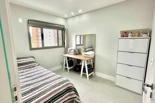 Quarto de apartamento à venda com 3 quartos, 143m² em Campo Belo, São Paulo