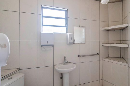 Banheiro Comum  de casa para alugar com 3 quartos, 380m² em Vila Valparaíso, Santo André