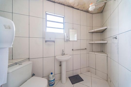 Banheiro Comum  de casa para alugar com 3 quartos, 380m² em Vila Valparaíso, Santo André