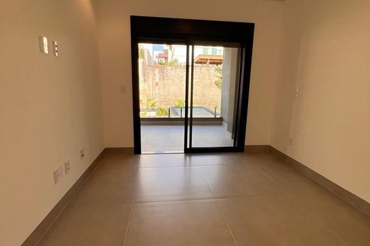 Casa de Condomínio à venda com 4 quartos, 383m² em Swiss Park, Campinas