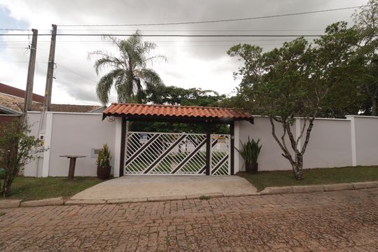 Fachada de casa de condomínio à venda com 3 quartos, 290m² em Corrupira, Jundiaí