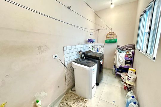 Área de Serviço de casa à venda com 4 quartos, 240m² em Jardim Sao Francisco, Guarulhos