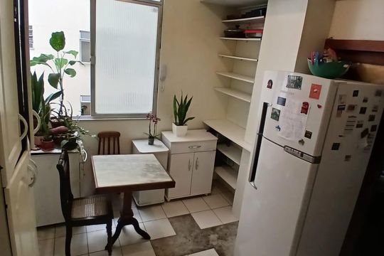 Cozinha de apartamento para alugar com 3 quartos, 83m² em Botafogo, Rio de Janeiro