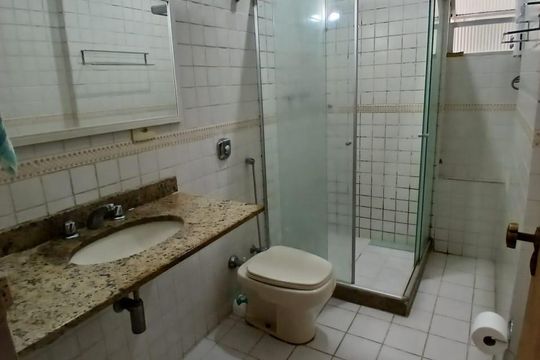 Banheiro de apartamento para alugar com 3 quartos, 83m² em Botafogo, Rio de Janeiro