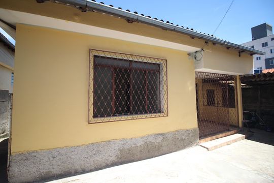 Quintal de casa à venda com 2 quartos, 360m² em Novo Riacho, Contagem