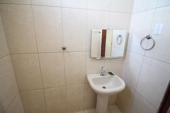 Banheiro de casa à venda com 2 quartos, 360m² em Novo Riacho, Contagem
