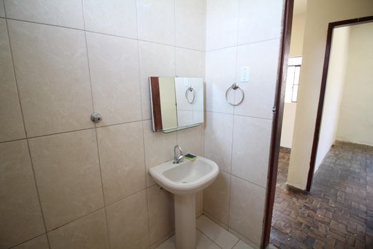 Banheiro de casa à venda com 2 quartos, 360m² em Novo Riacho, Contagem
