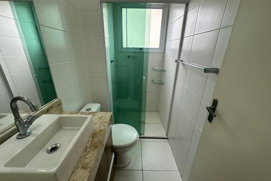 Banheiro de apartamento para alugar com 2 quartos, 55m² em Parque Viana, Barueri