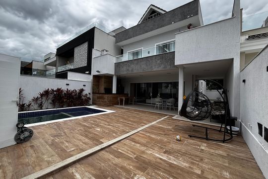 Fachada de casa de condomínio à venda com 5 quartos, 350m² em Vargem Grande, Rio de Janeiro