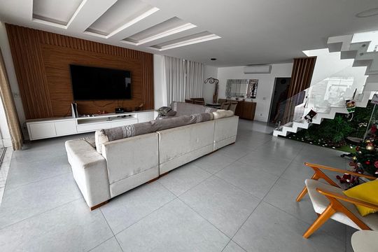 Sala de casa de condomínio à venda com 5 quartos, 350m² em Vargem Grande, Rio de Janeiro