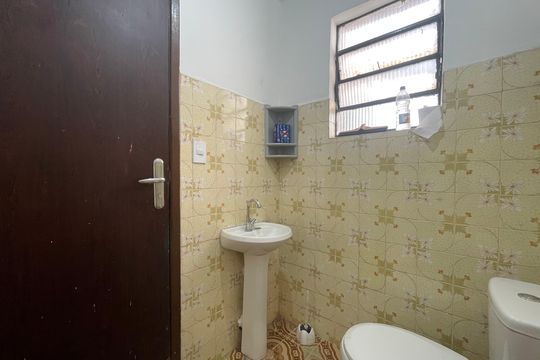 Banheiro de kitnet/studio para alugar com 1 quarto, 28m² em Jardim Rosa de Franca, Guarulhos