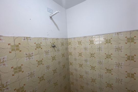 Banheiro de kitnet/studio para alugar com 1 quarto, 28m² em Jardim Rosa de Franca, Guarulhos