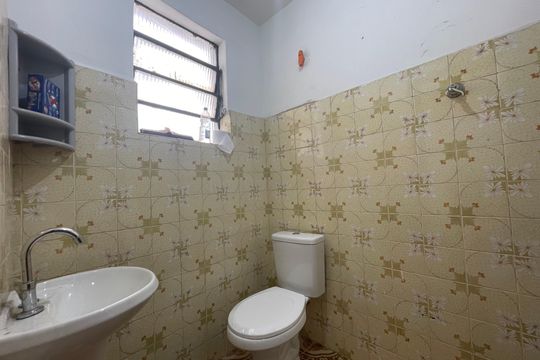 Banheiro de kitnet/studio para alugar com 1 quarto, 28m² em Jardim Rosa de Franca, Guarulhos