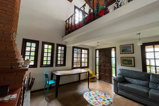 Casa de Condomínio para alugar com 4 quartos, 581m² em Chácara Represinha, Cotia