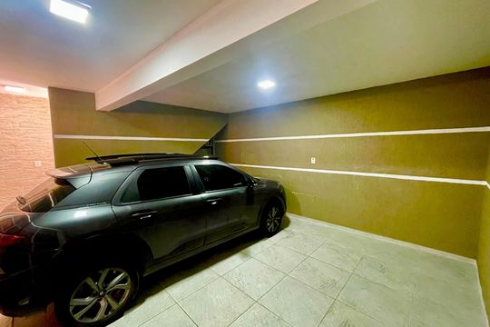 Garagem de casa à venda com 3 quartos, 319m² em Vila Rosalia, Guarulhos
