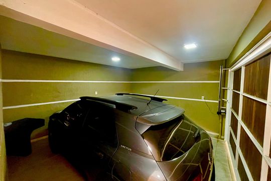 Garagem de casa à venda com 3 quartos, 319m² em Vila Rosalia, Guarulhos