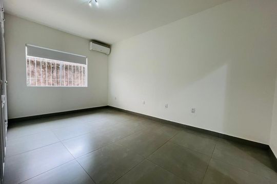 Casa à venda com 3 quartos, 590m² em Bairro das Palmeiras, Campinas