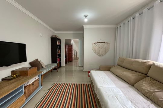 Casa à venda com 3 quartos, 200m² em Adalgisa, São Paulo