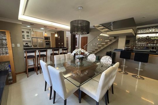 Casa para alugar com 4 quartos, 400m² em Cristo Rei, São Leopoldo