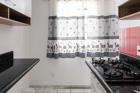 Cozinha de apartamento para alugar com 2 quartos, 45m² em Conjunto Residencial José Bonifácio, São Paulo