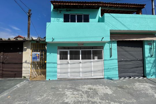 Fachada + Placa de casa para alugar com 2 quartos, 120m² em Parque Boturussu, São Paulo