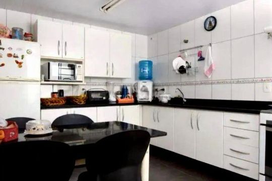 Casa à venda com 3 quartos, 450m² em Serra, Belo Horizonte