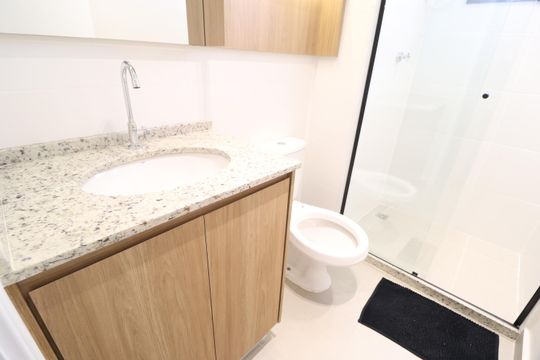 Banheiro de apartamento para alugar com 1 quarto, 43m² em Granja Marileusa, Uberlândia