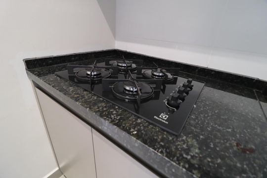 Cozinha de apartamento para alugar com 1 quarto, 43m² em Granja Marileusa, Uberlândia