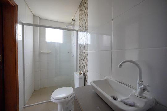 Banheiro de apartamento para alugar com 2 quartos, 65m² em Ingleses Norte, Florianópolis