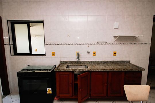 Cozinha de apartamento para alugar com 1 quarto, 114m² em Vila Caiçara, Praia Grande