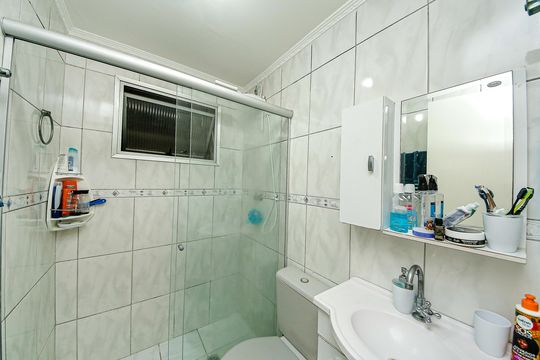 Banheiro de apartamento à venda com 2 quartos, 51m² em Vila Mendes, São Paulo