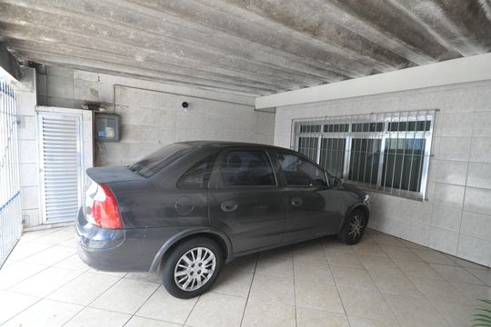 Garagem de casa à venda com 3 quartos, 242m² em Vila Ede, São Paulo