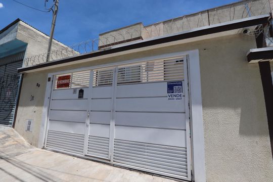 Fachada de casa à venda com 2 quartos, 77m² em Vila Divina Pastora, São Paulo