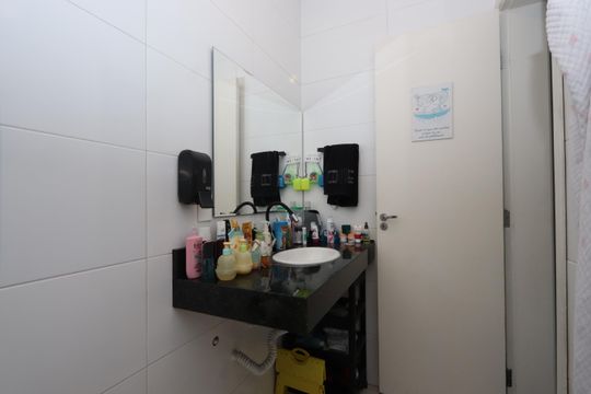 Banheiro da Suíte 1 de casa à venda com 2 quartos, 77m² em Vila Divina Pastora, São Paulo
