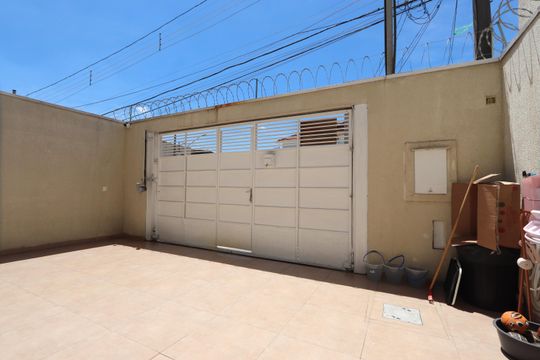 Garagem de casa à venda com 2 quartos, 77m² em Vila Divina Pastora, São Paulo