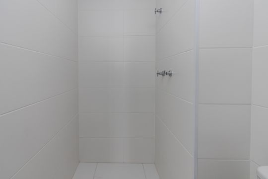 Banheiro de apartamento à venda com 1 quarto, 28m² em Santo Amaro, São Paulo