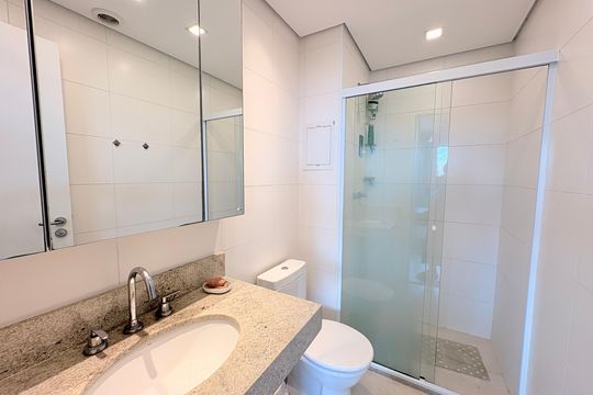 Banheiro da Suíte de kitnet/studio à venda com 1 quarto, 45m² em Vila Argos Velha, Jundiaí