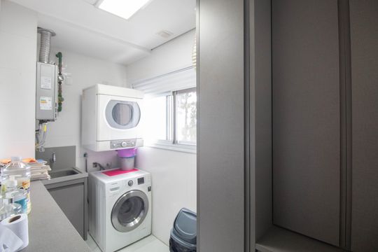 Área de Serviço de apartamento para alugar com 3 quartos, 265m² em Vila Irmaos Arnoni, São Paulo