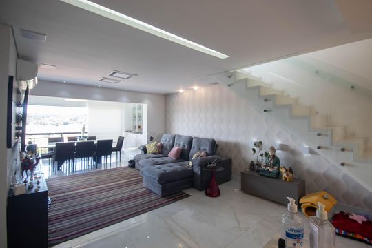 Apartamento para alugar com 3 quartos, 265m² em Vila Irmaos Arnoni, São Paulo