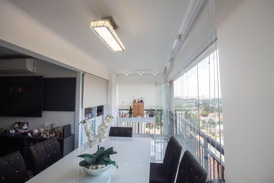 Varanda de apartamento para alugar com 3 quartos, 265m² em Vila Irmaos Arnoni, São Paulo