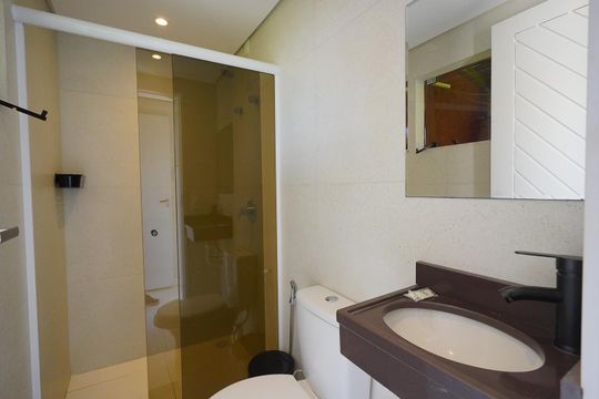 Banheiro de kitnet/studio para alugar com 1 quarto, 30m² em Santo Antonio de Lisboa, Florianópolis