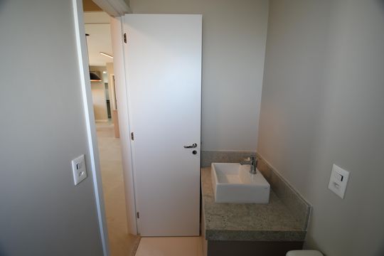 Banheiro de apartamento à venda com 2 quartos, 105m² em Jardim Planalto, Campinas