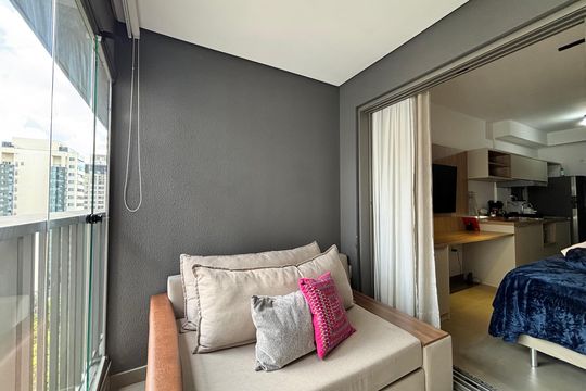 Varanda de kitnet/studio para alugar com 1 quarto, 26m² em Moema, São Paulo