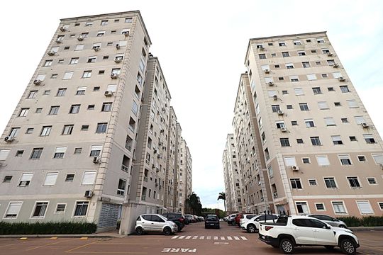 Fachada do Prédio de apartamento à venda com 2 quartos, 50m² em Morro Santana, Porto Alegre