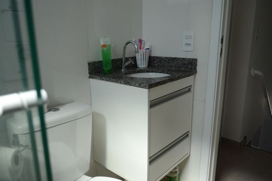 Banheiro  de casa de condomínio para alugar com 2 quartos, 70m² em Chácara Faggion, Suzano