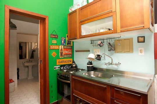 Studio - Cozinha de kitnet/studio para alugar com 1 quarto, 65m² em Bom Fim, Porto Alegre